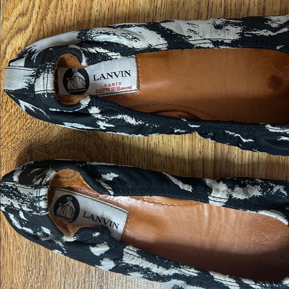 Lanvin Black and White Patterned Flats 7 1/2 - Picture 2 of 8